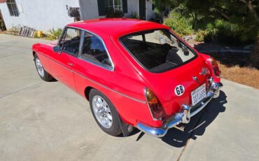 MG-MGB-1967-Hatchback-5