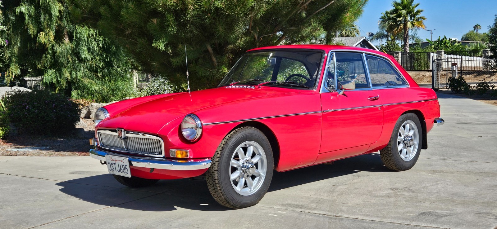 MG-MGB-1967-Hatchback
