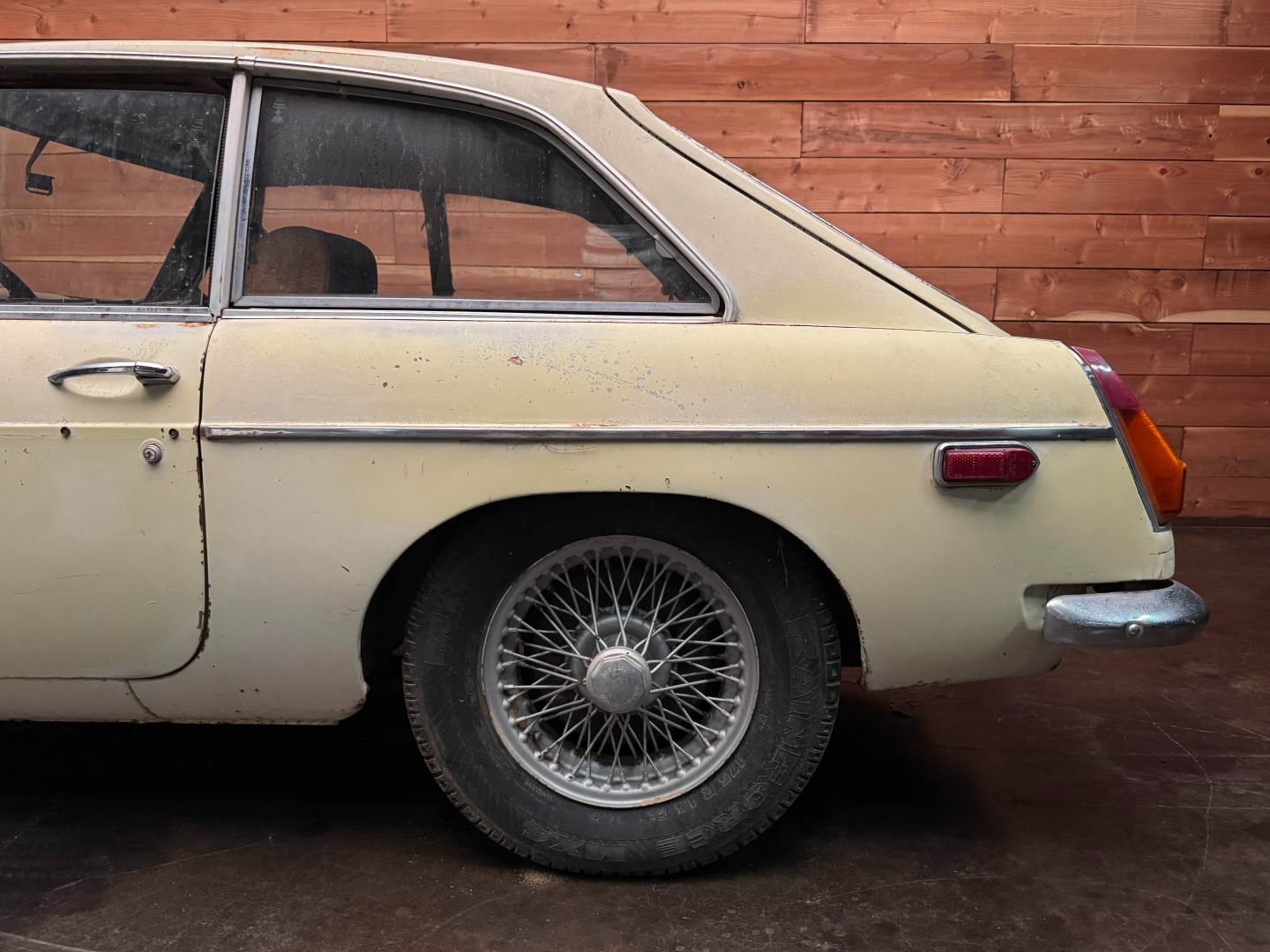 MG-MGB-1970-13