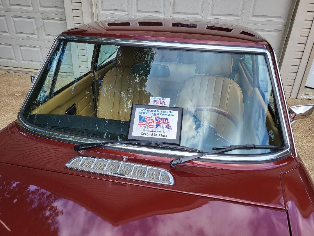 MG-MGB-1974-Coupe