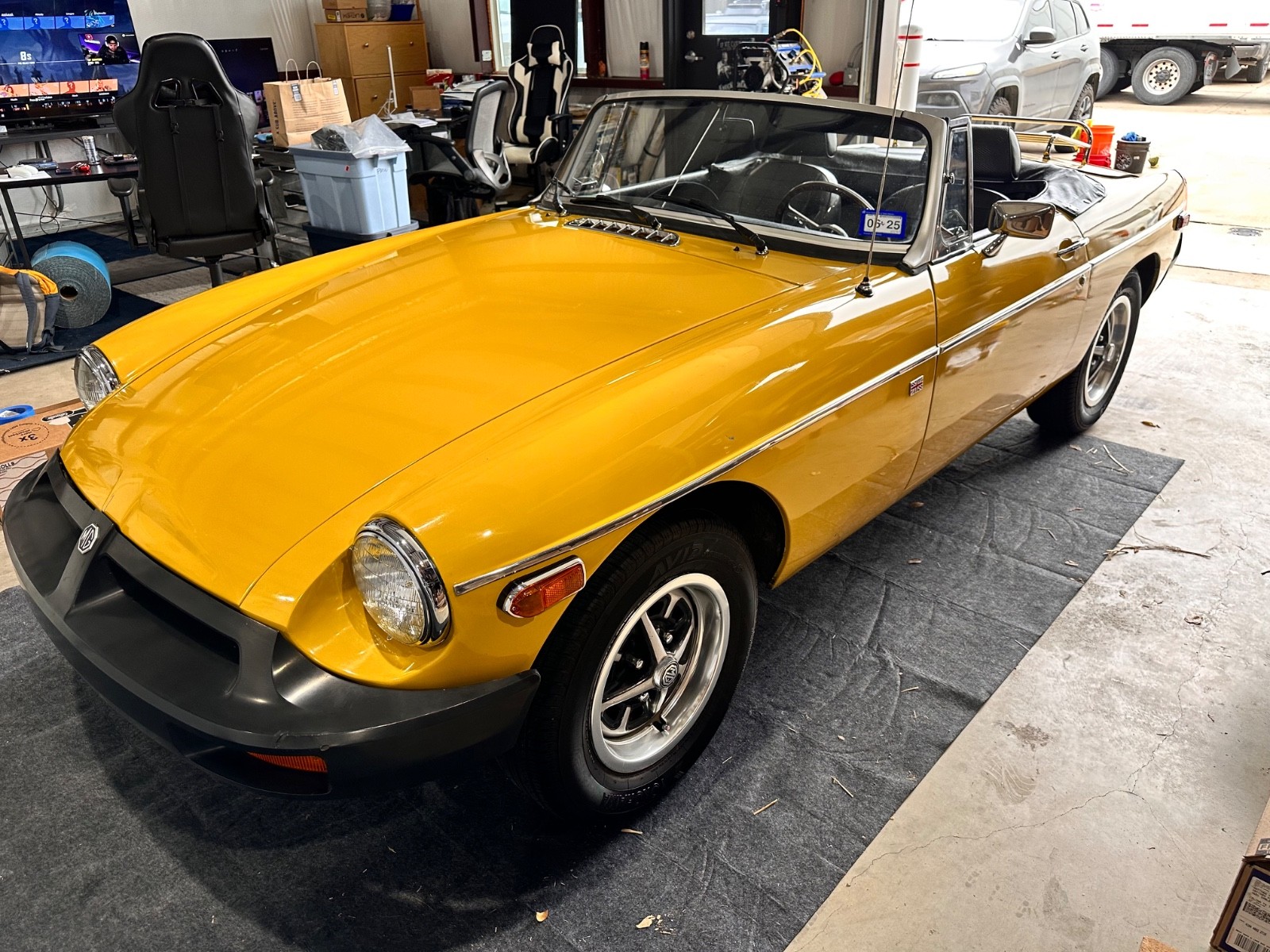 MG-MGB-1979-Convertible-2