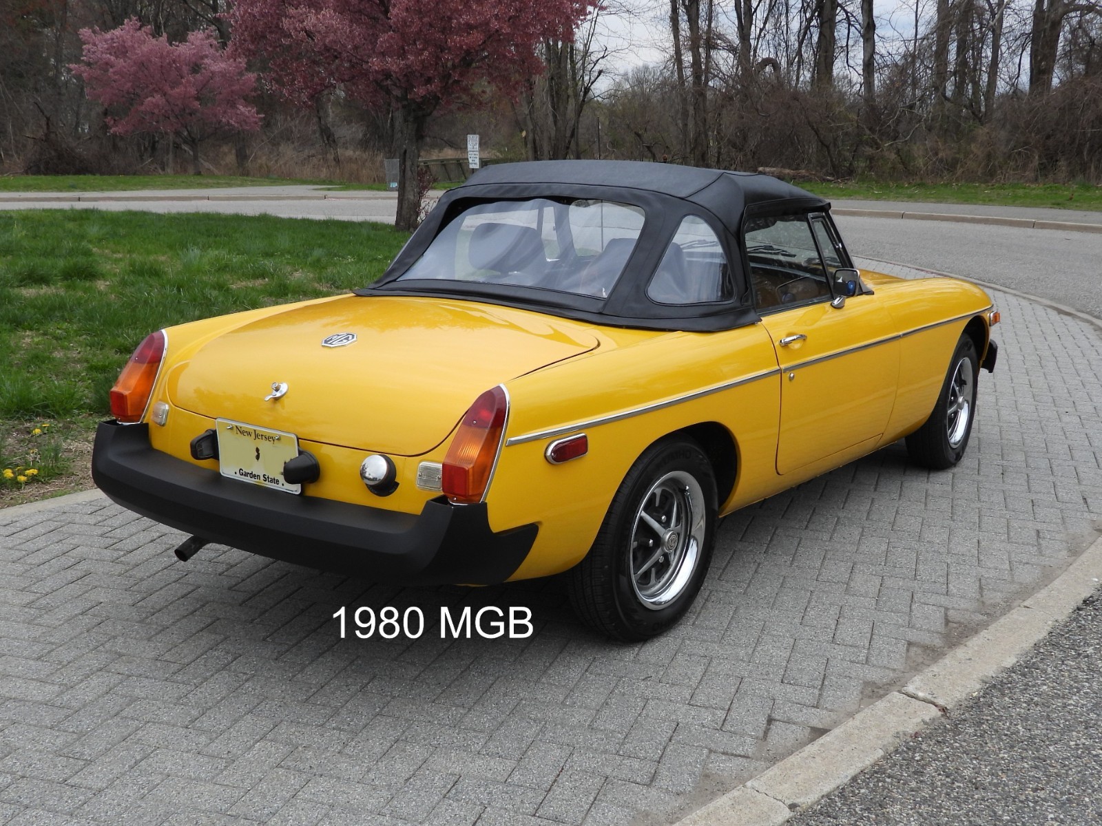 MG-MGB-1980-Convertible-10