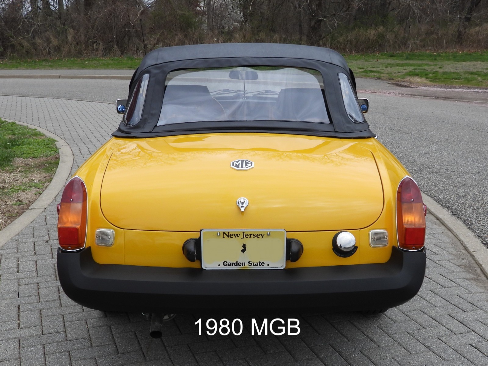 MG-MGB-1980-Convertible-11