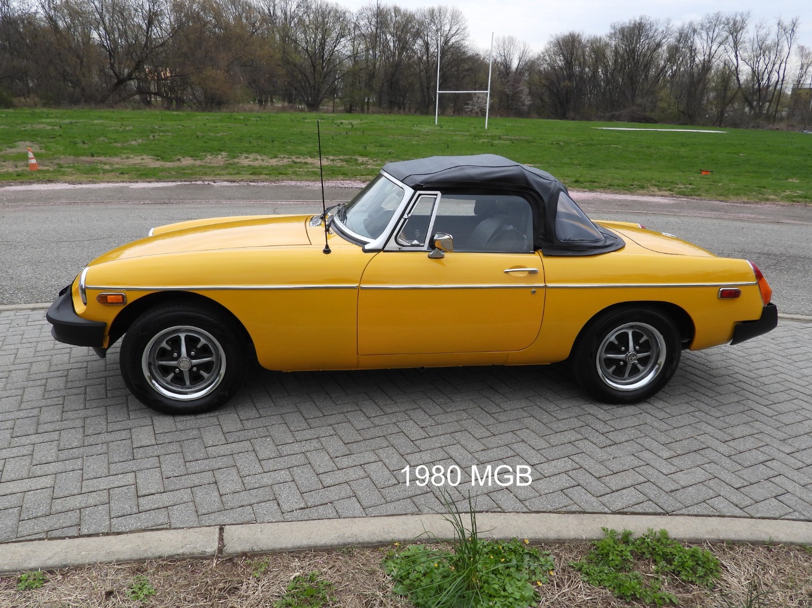 MG-MGB-1980-Convertible-14