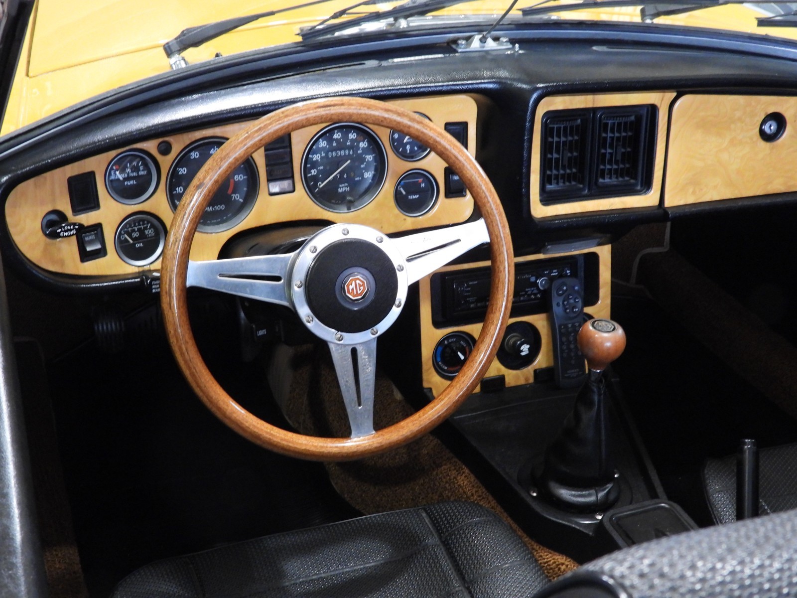 MG-MGB-1980-Convertible-22