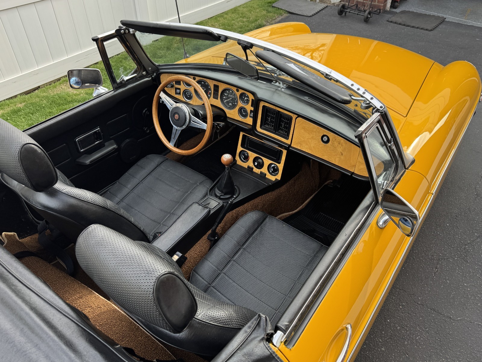 MG-MGB-1980-Convertible-23