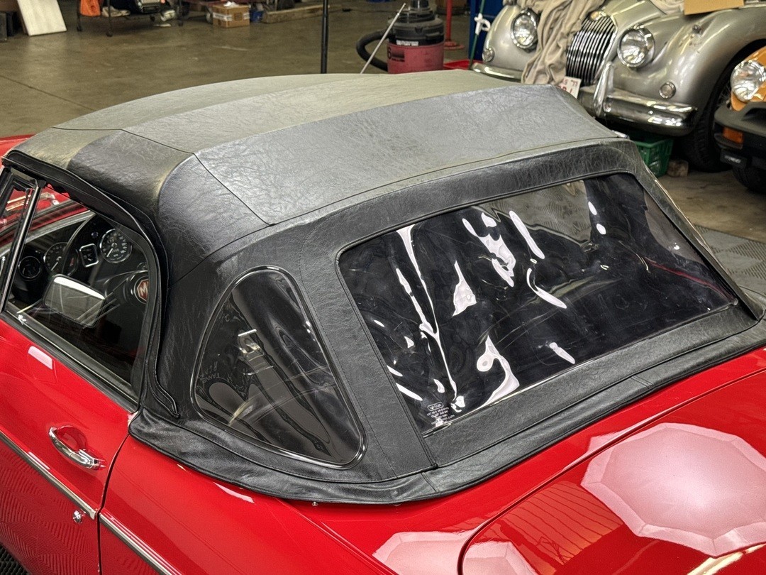 MG-MGC-1968-Convertible-11