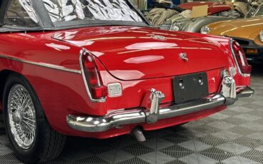 MG-MGC-1968-Convertible-14