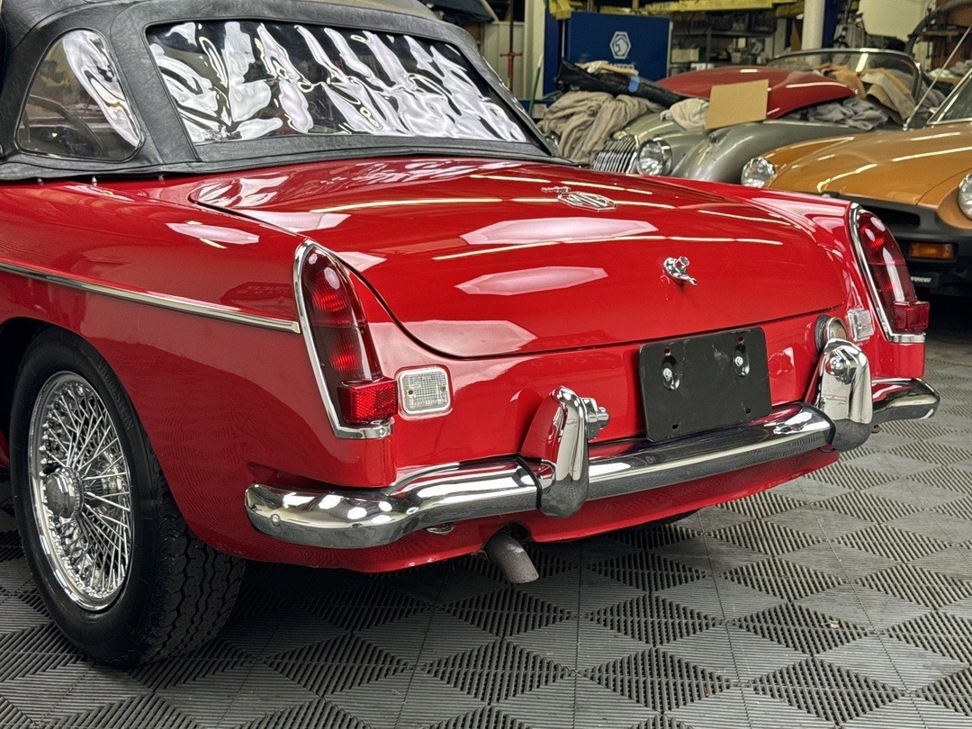 MG-MGC-1968-Convertible-14
