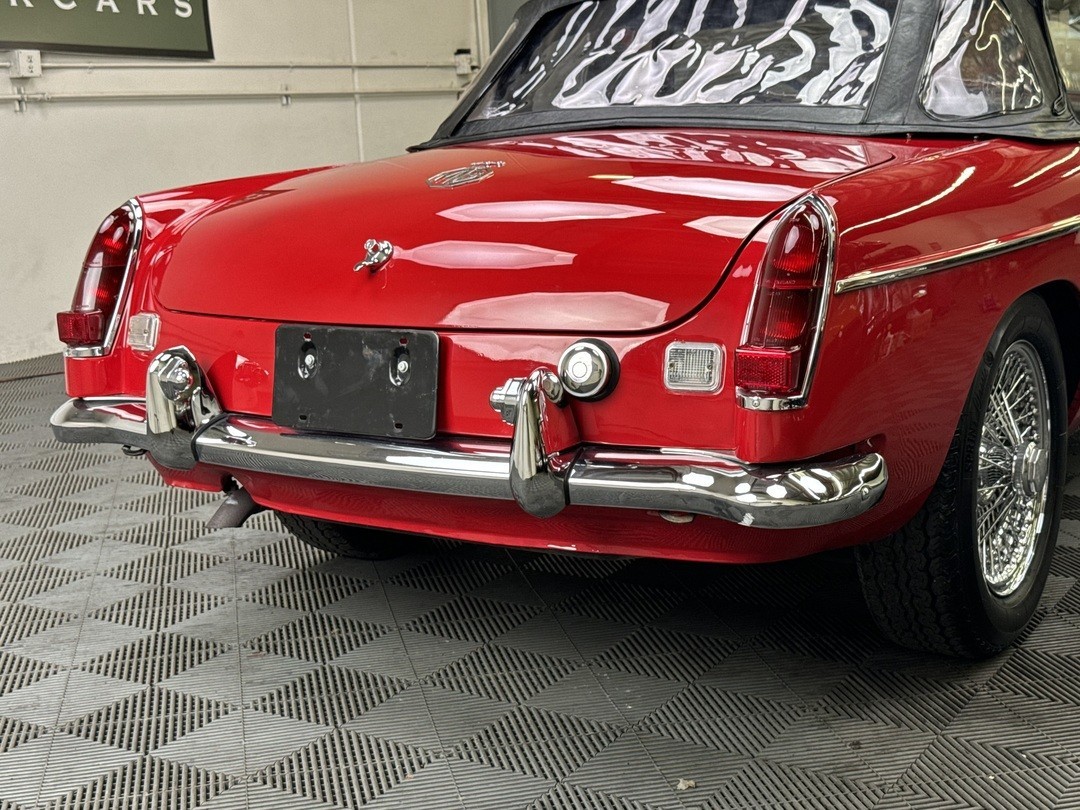 MG-MGC-1968-Convertible-16