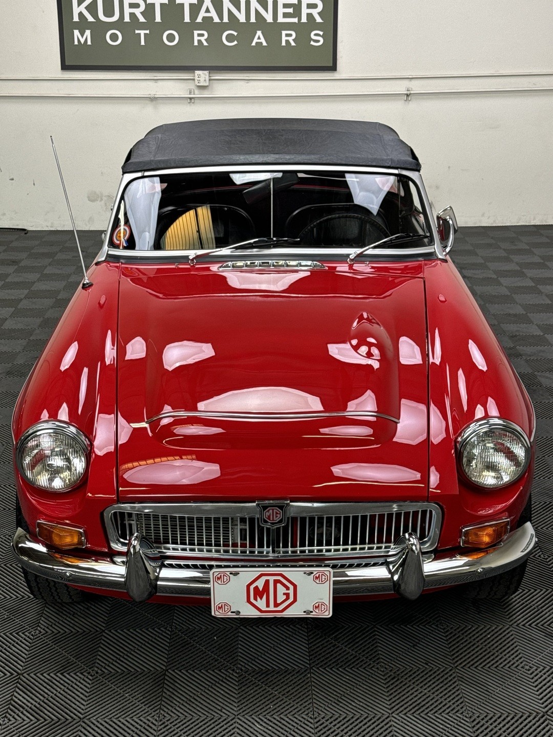 MG-MGC-1968-Convertible-2