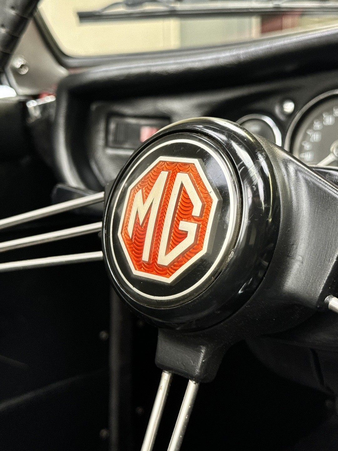 MG-MGC-1968-Convertible-27