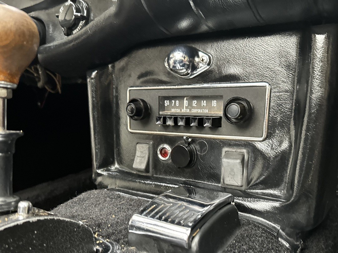 MG-MGC-1968-Convertible-33