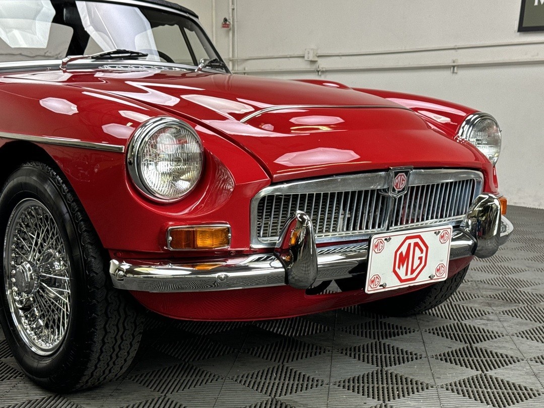MG-MGC-1968-Convertible-4