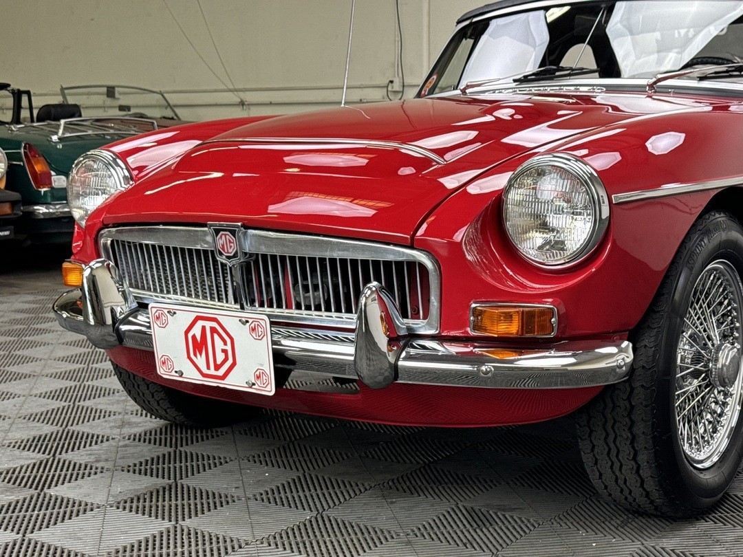 MG-MGC-1968-Convertible-5