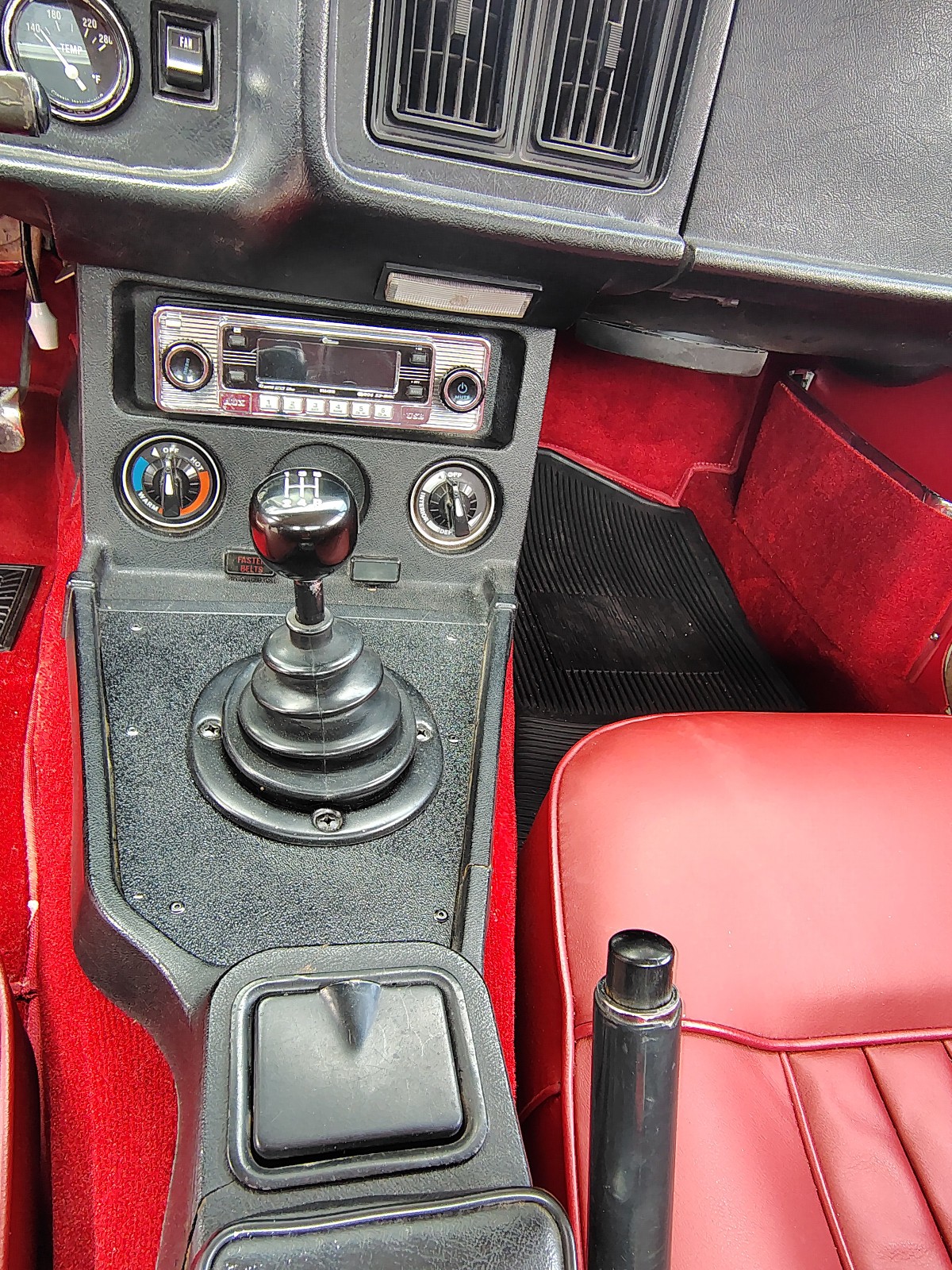 MG-MGC-1969-Convertible-21