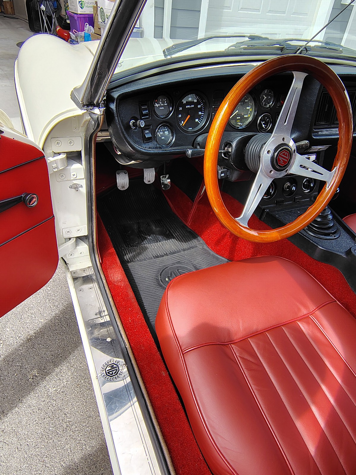 MG-MGC-1969-Convertible-23