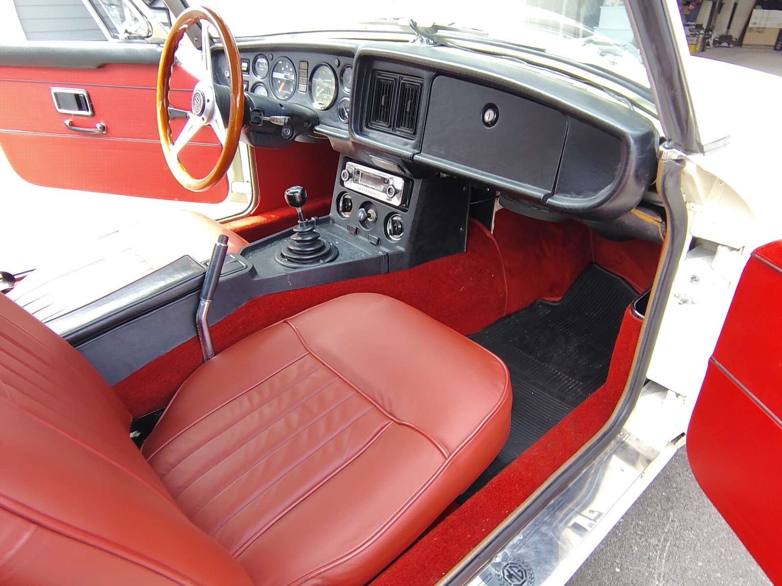 MG-MGC-1969-Convertible-25