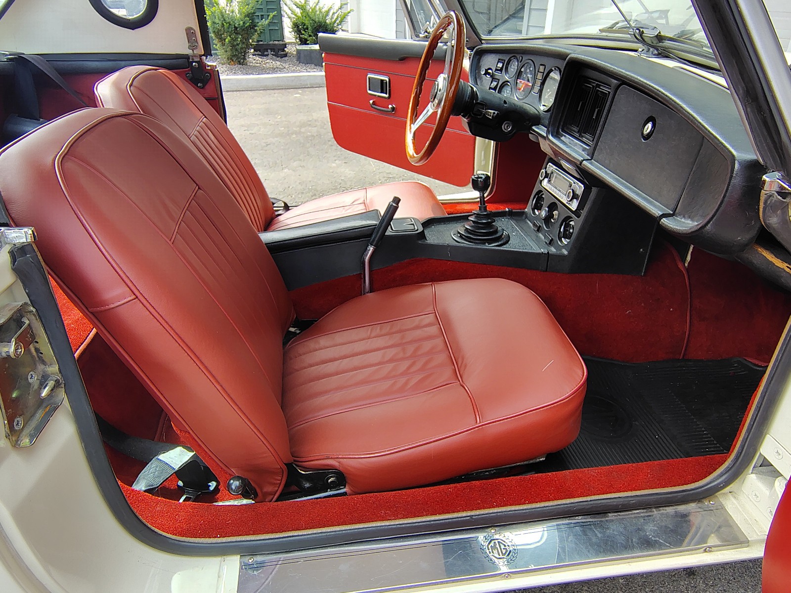 MG-MGC-1969-Convertible-26