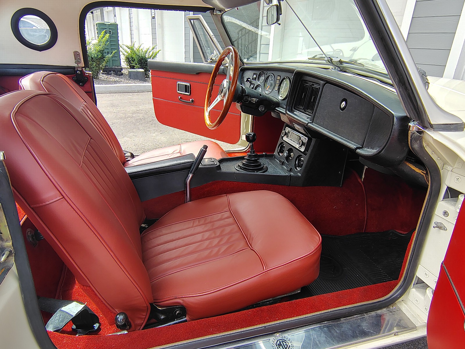 MG-MGC-1969-Convertible-28