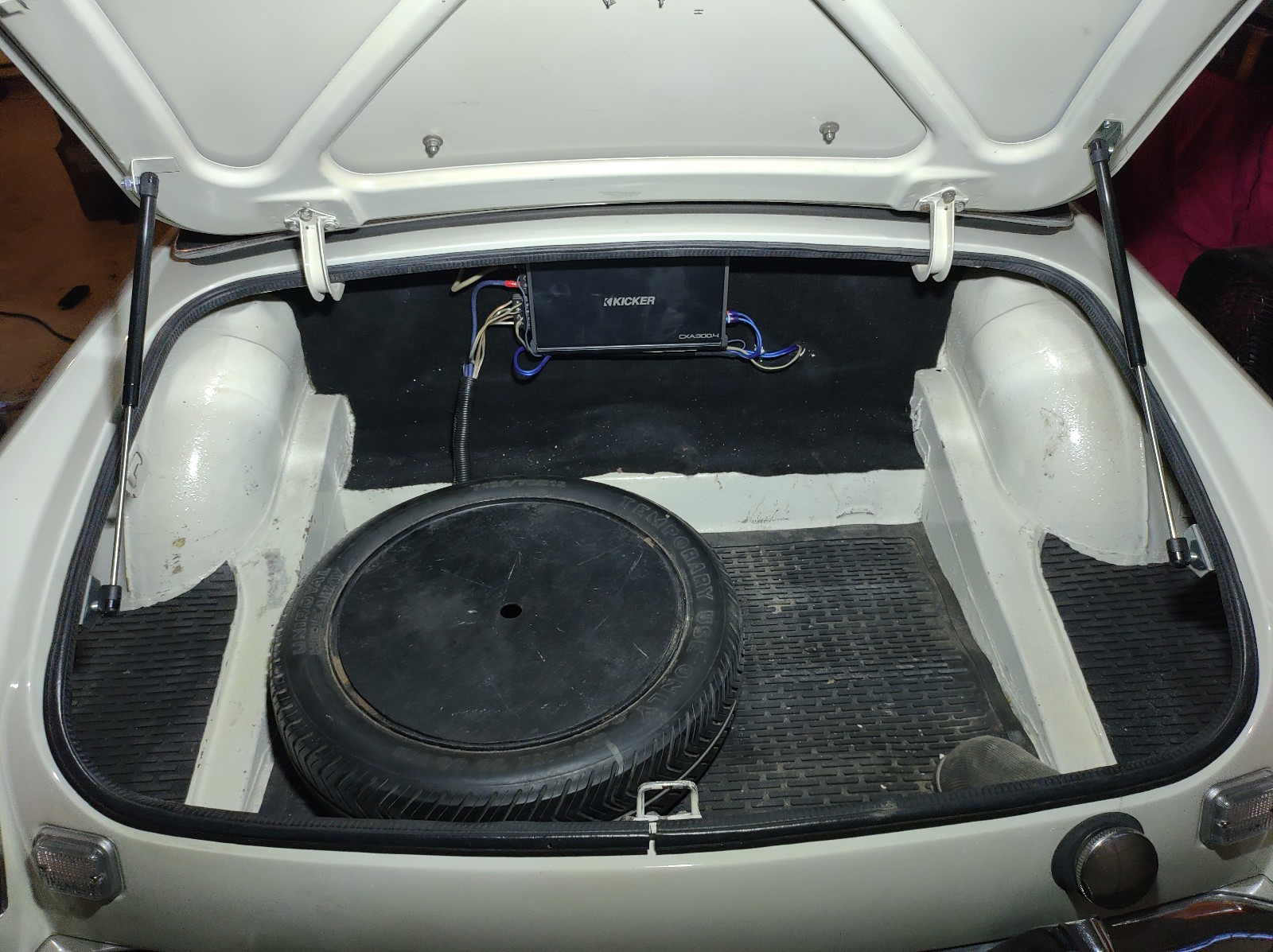 MG-MGC-1969-Convertible-34