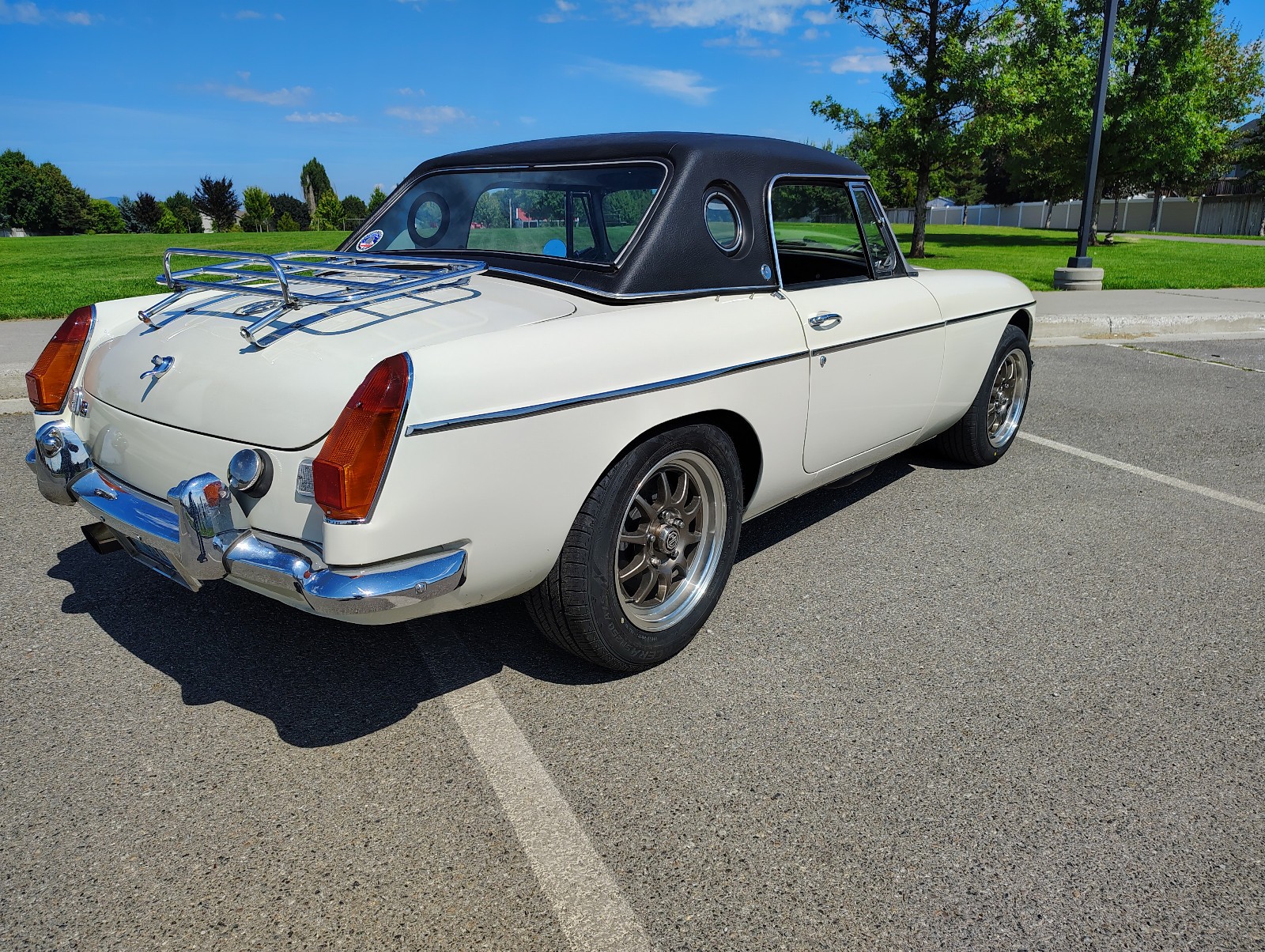 MG-MGC-1969-Convertible-5