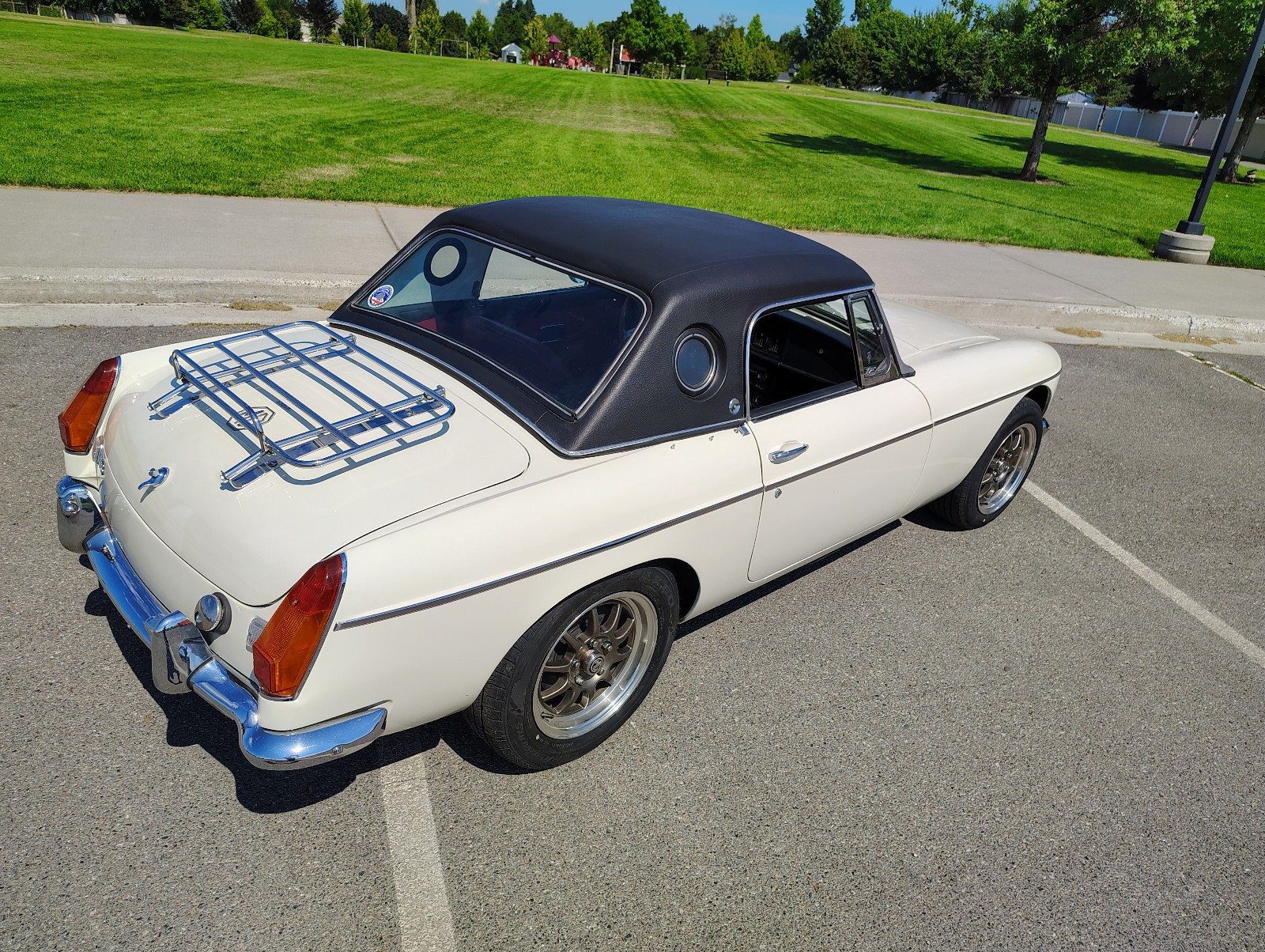 MG-MGC-1969-Convertible-6