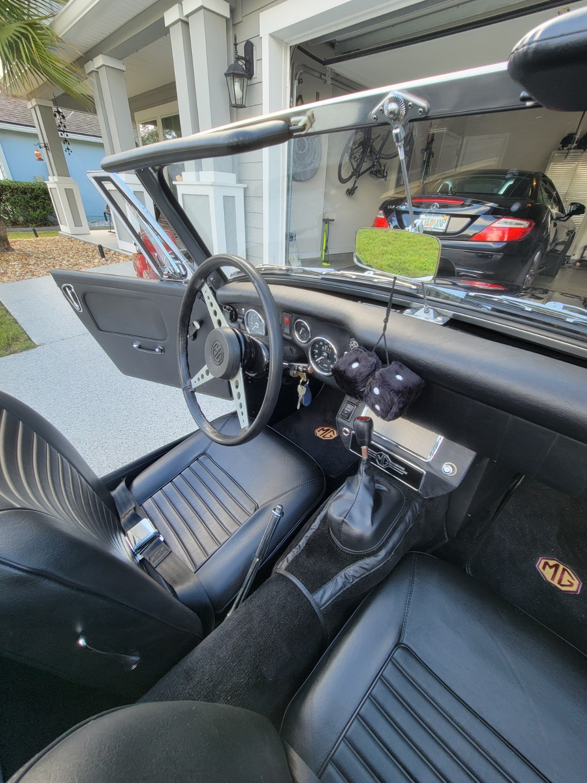 MG-Midget-1969-Convertible-22