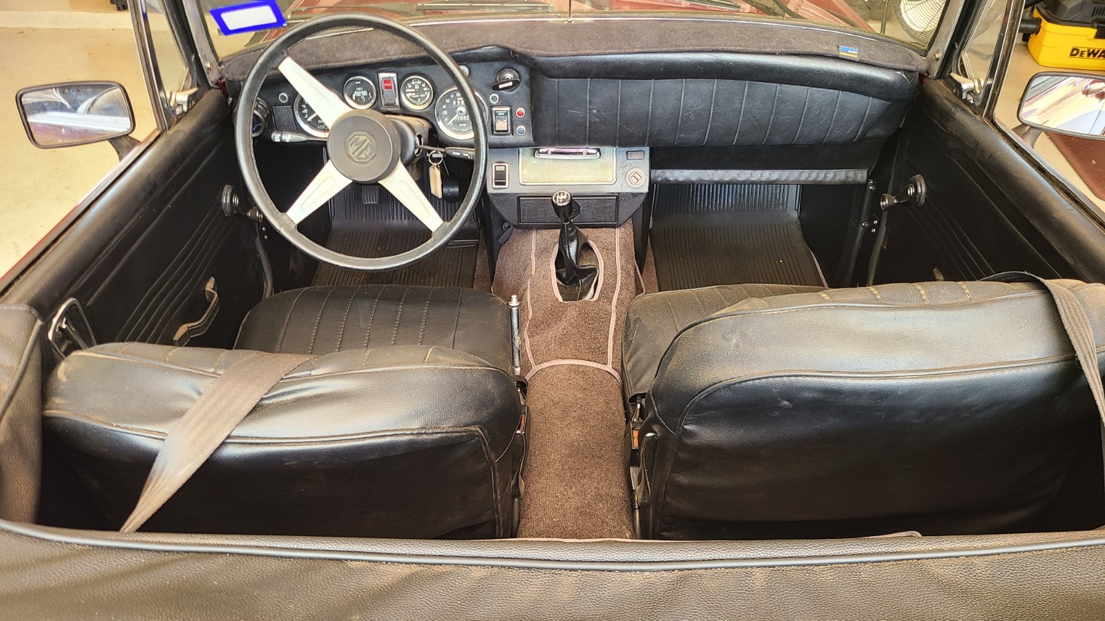 MG-Midget-1977-Convertible-12