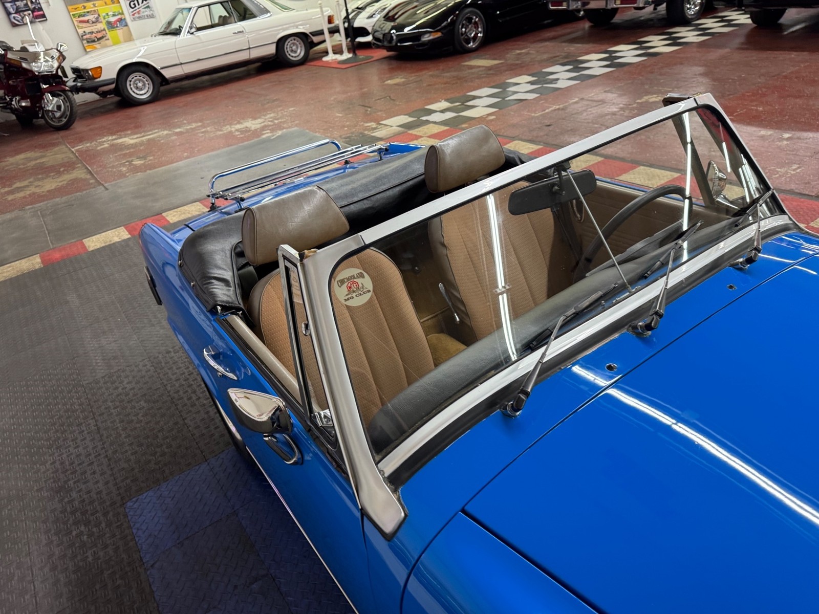 MG-Midget-1979-2-door-convt-10