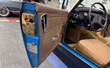 MG-Midget-1979-2-door-convt-35