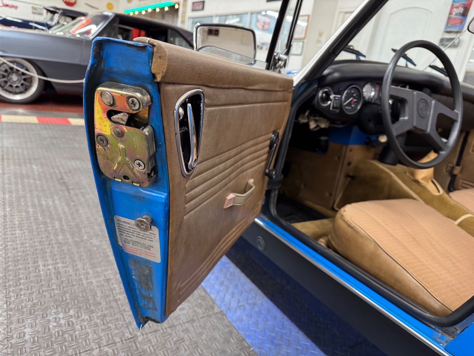 MG-Midget-1979-2-door-convt-35