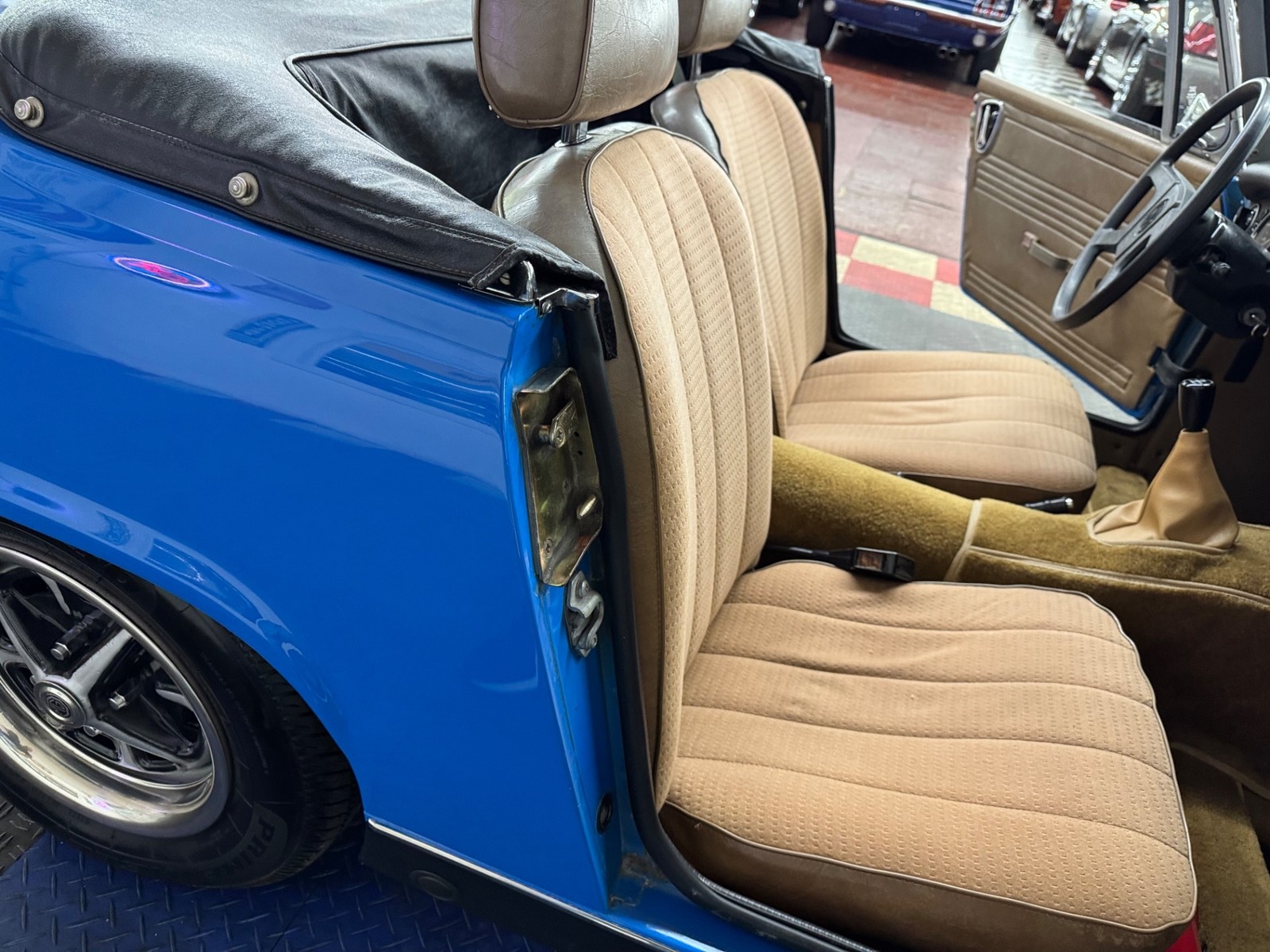 MG-Midget-1979-2-door-convt-38