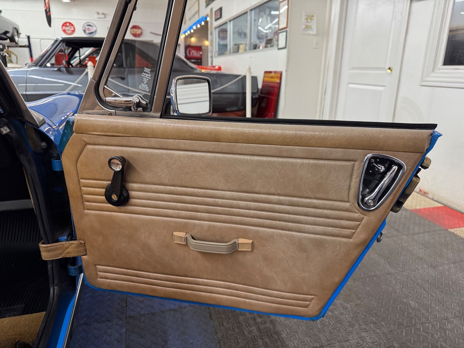 MG-Midget-1979-2-door-convt-39