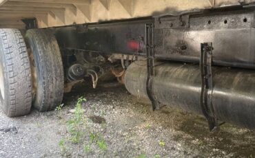 Mack-diesel-1991-brown-3