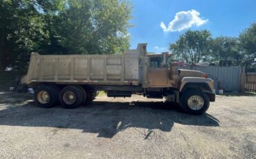 Mack-diesel-1991-brown