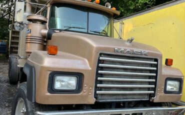 Mack-diesel-1991-brown-6