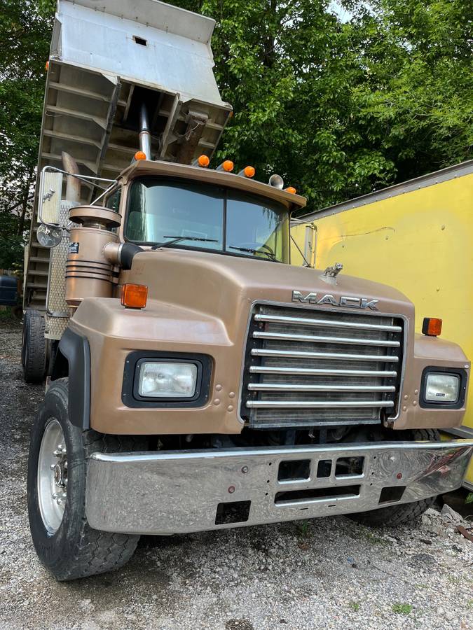 Mack-diesel-1991-brown-6