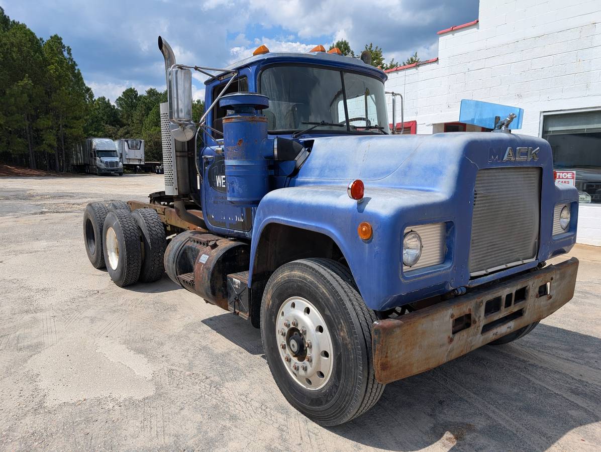 Mack-r-model-diesel-1984-2
