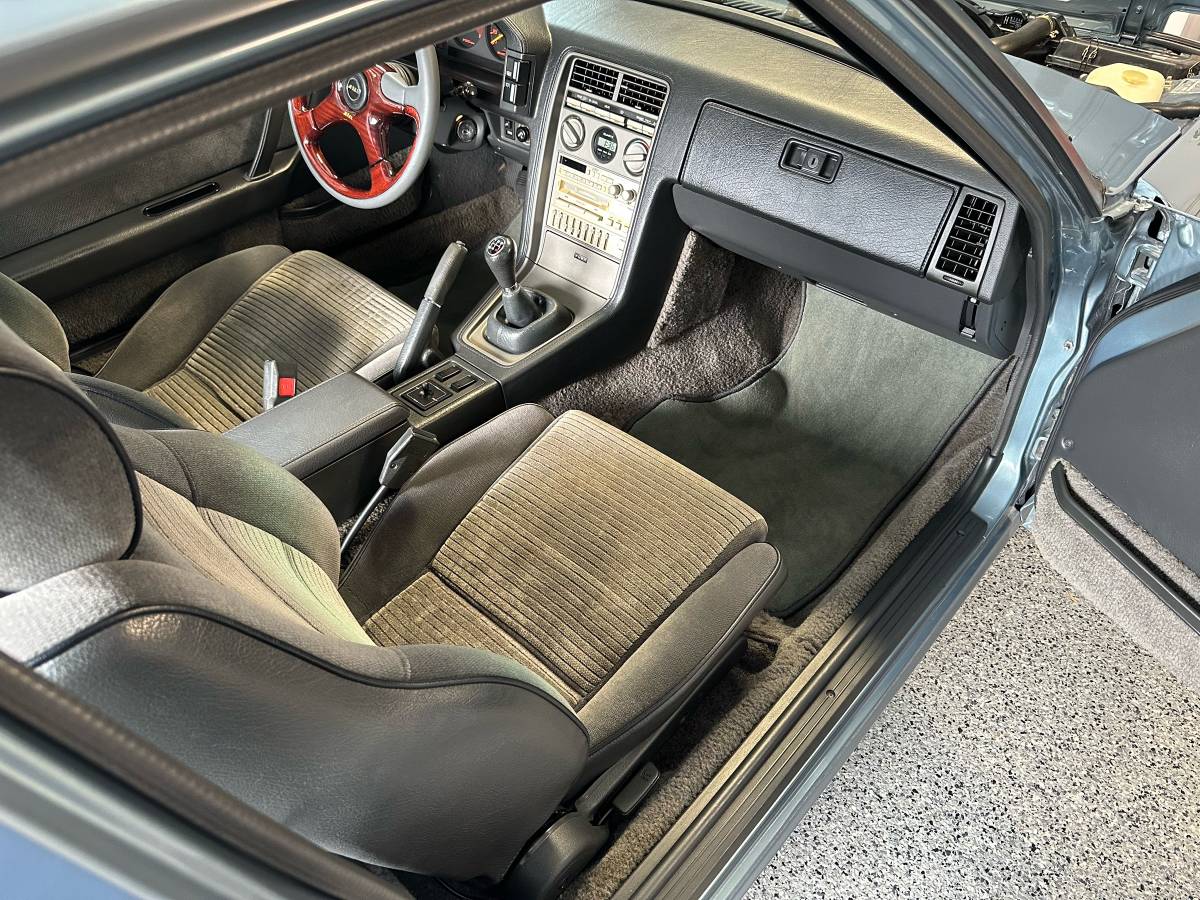Mazda-1985-blue-17