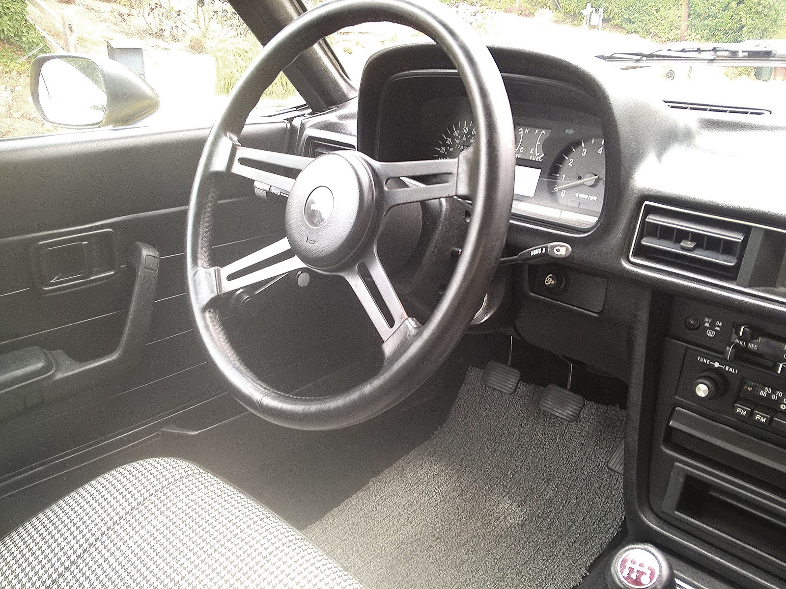 Mazda-626-1979-Coupe-19