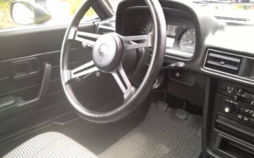 Mazda-626-1979-yellow-10