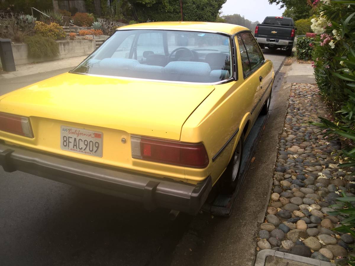 Mazda-626-1979-yellow-5
