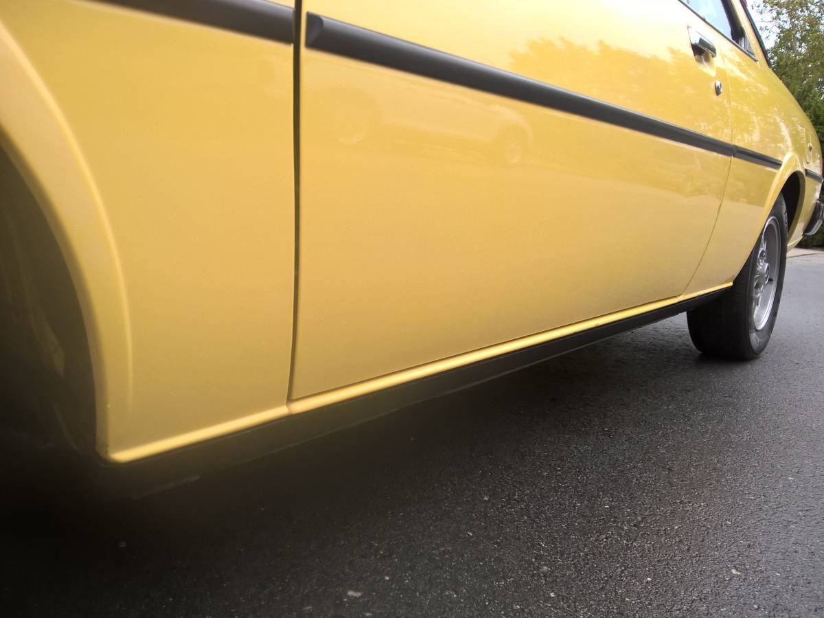 Mazda-626-1979-yellow-6