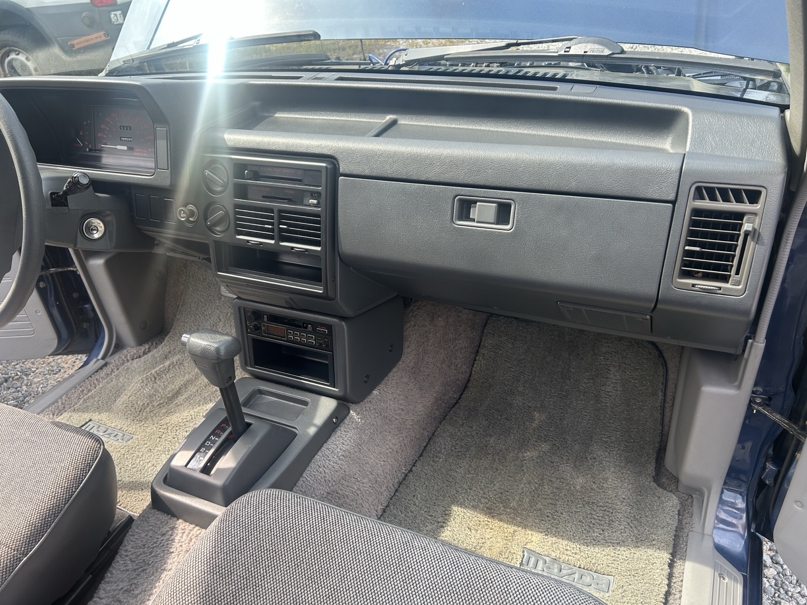 Mazda-B-Series-Pickups-1989-17