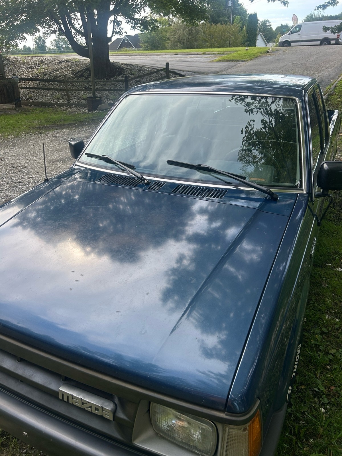 Mazda-B-Series-Pickups-1989-3