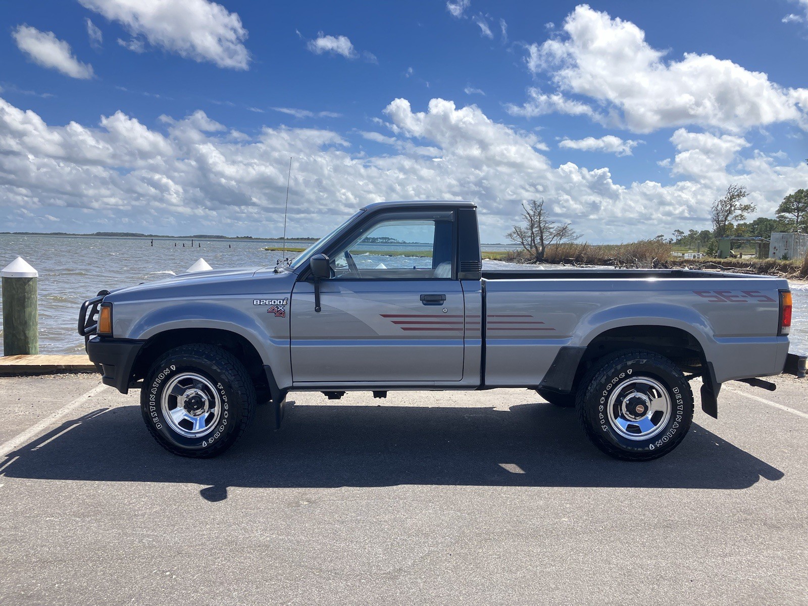 Mazda-B-Series-Pickups-1990-Standard-Cab-Pickup-1