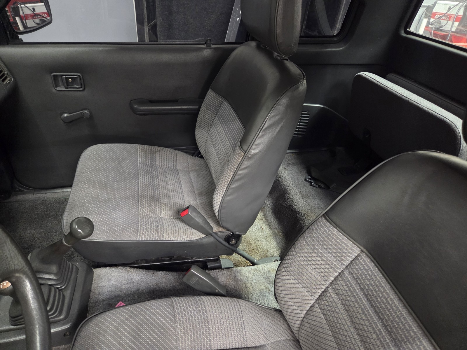 Mazda-B-Series-Pickups-1991-24