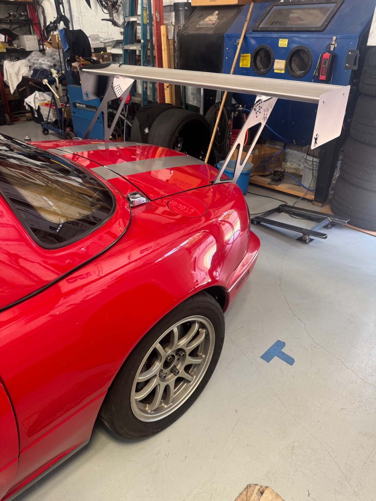 Mazda-MX-5-Miata-1995-Convertible-8