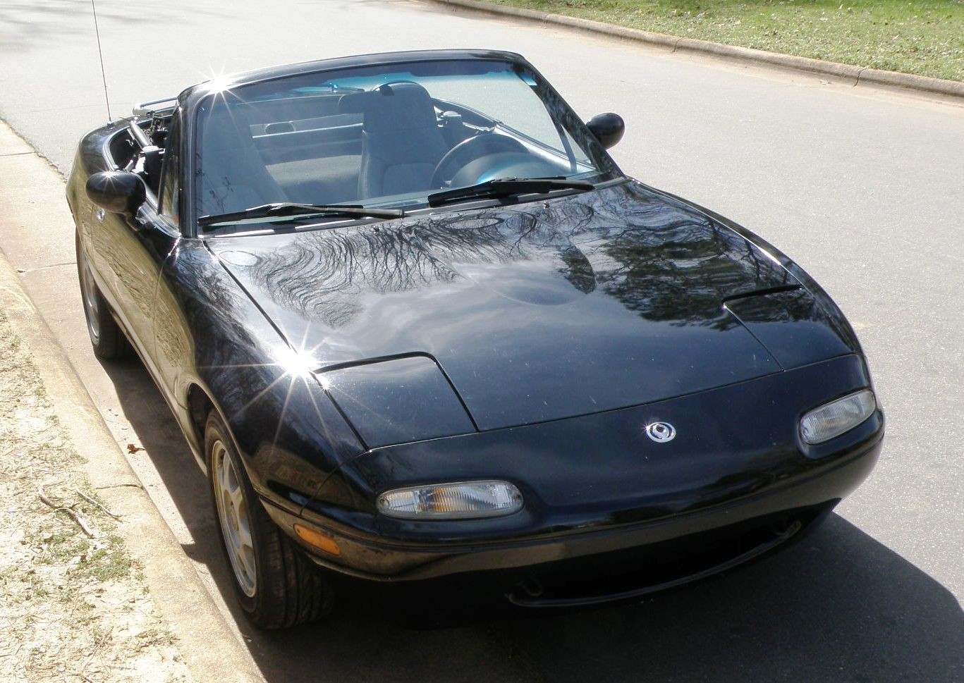 Mazda-MX-5-Miata-1996-Convertible-1